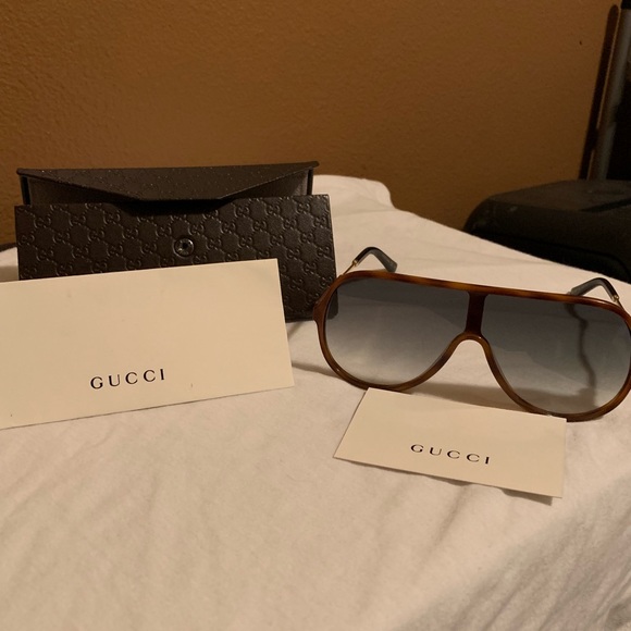 Gucci sunglasses - Picture 1 of 8